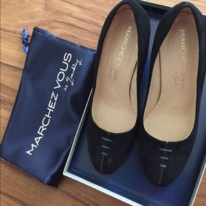 Marchez vous black suade pumps