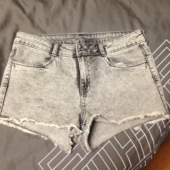 Gray Jean shorts - Picture 1 of 3