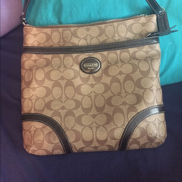 Coach Peyton file cross body RESERVED