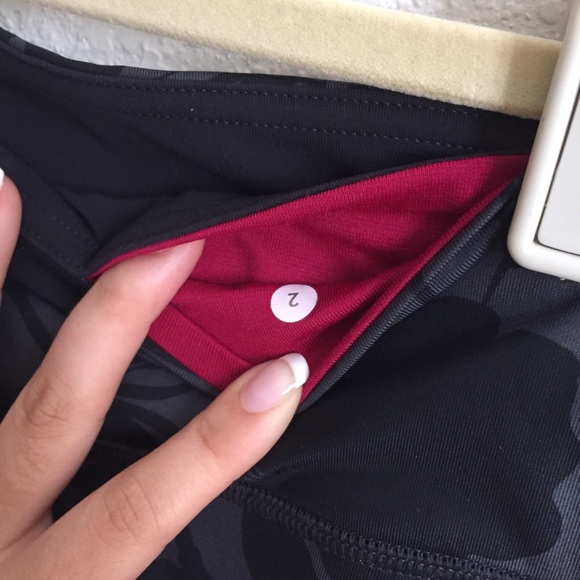SOLD Lululemon brisk bloom wunder under crop - Picture 3 of 4