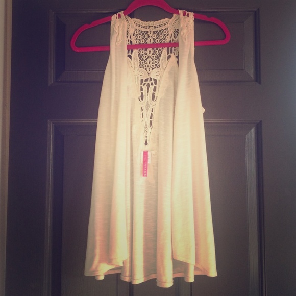 Sleeveless Cream jacket/sweater w/ lace back