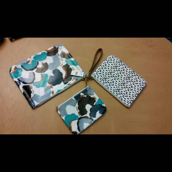 ✨🌟 SOLD 🌟✨FOSSIL KEYPER COSMETIC BAGS (Set of 3) - Picture 2 of 4