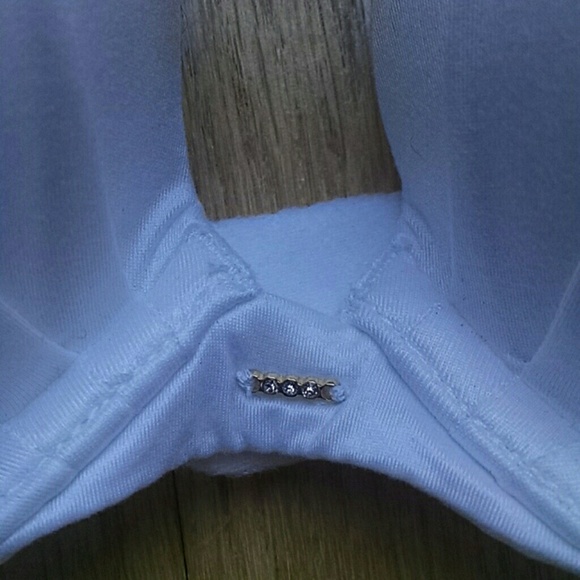 Fabulous by Victoria's Secret Plunge 32C - Picture 2 of 4