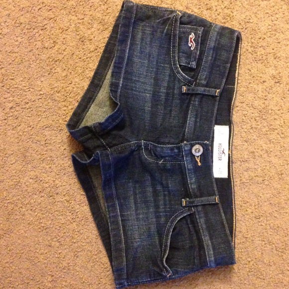 Dark wash low rise short shorts