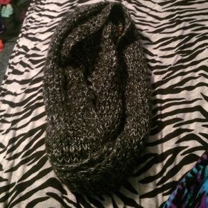 Vs scarf