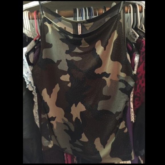 Camo tank