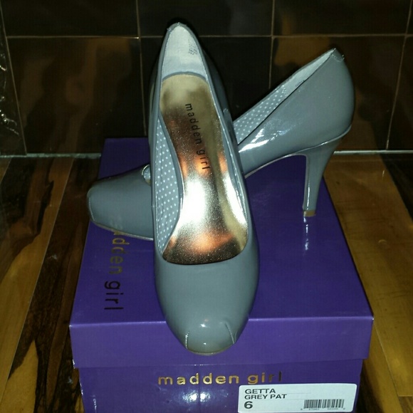 Madden Girl Shoes Size 6 Grey