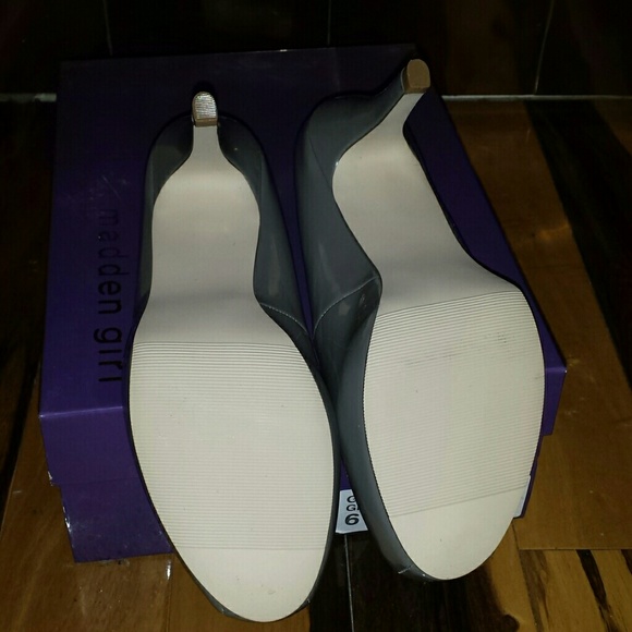 Madden Girl Shoes Size 6 Grey - Picture 2 of 2