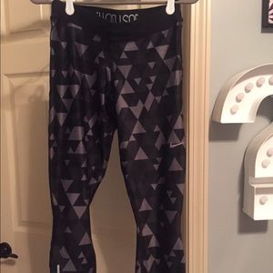 New Nike Crop Leggings