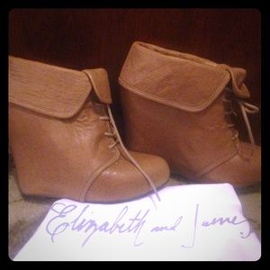 Elizabeth and James E-Manor