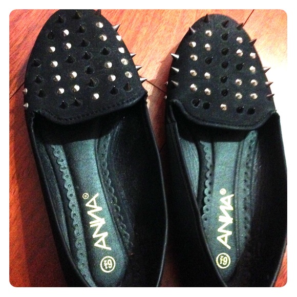 Studded black flats✨ - Picture 1 of 2