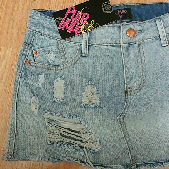 📢FREE WITH A PURCHASE $50 or moreCute Denim Skirt - Picture 2 of 4
