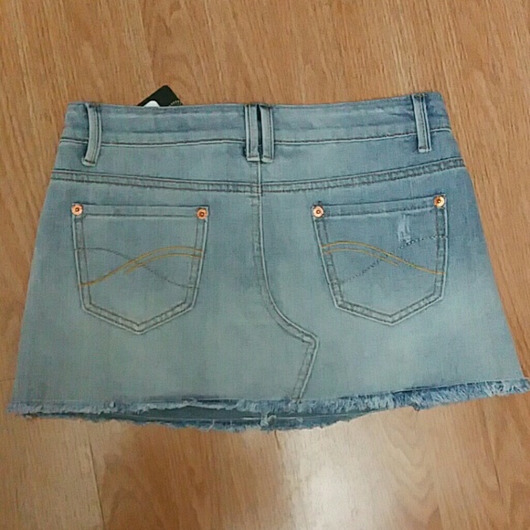 📢FREE WITH A PURCHASE $50 or moreCute Denim Skirt - Picture 4 of 4