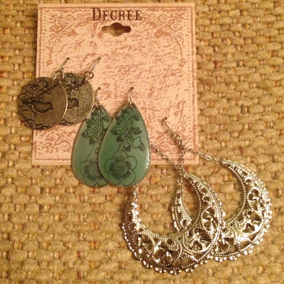 Decree Drop Earring Set