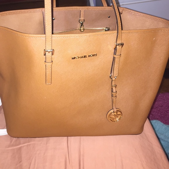 Michael Kors Handbags - MK tote bag!
