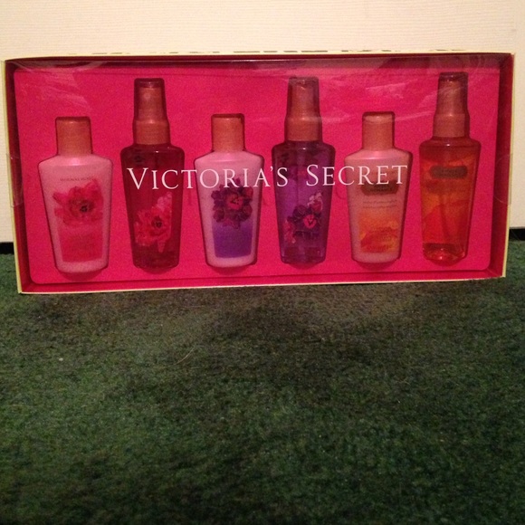Victoria Secret lotion & perfume pack.