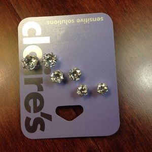 Sensitive Solution Three Set Diamond Earrings