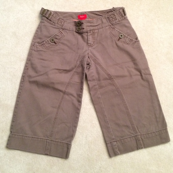 Cropped Taupe Shorts