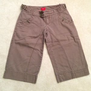 Cropped Taupe Shorts