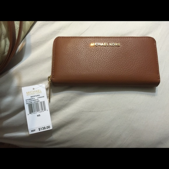 SALE!!! ONLY FOR 24 HOURS!! Michael Kors Wallet