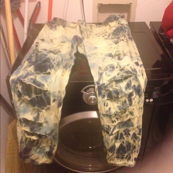 Levi's ripped and bleach jeans - Picture 1 of 3