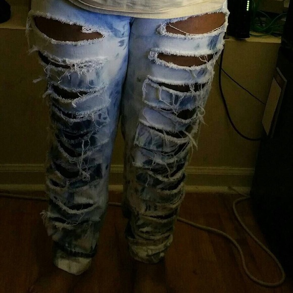 Levi's ripped and bleach jeans - Picture 2 of 3