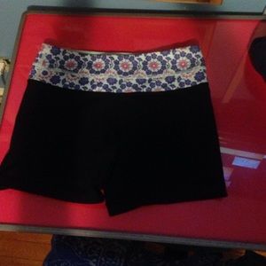Reversible Lululemon spandex shorts
