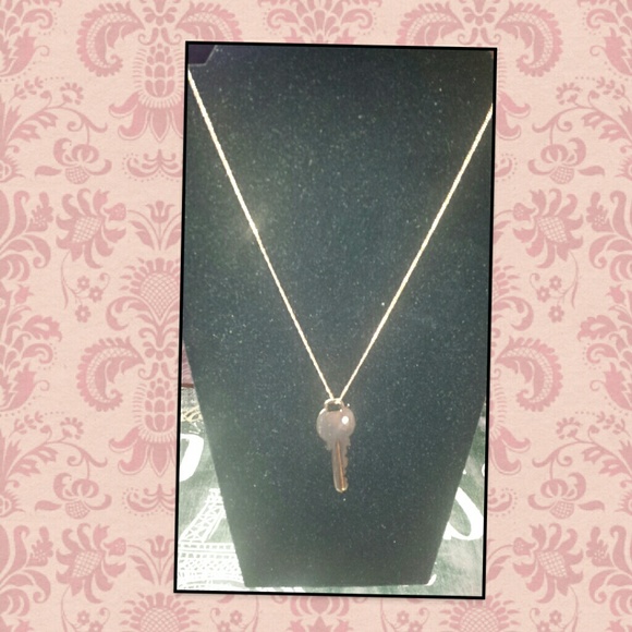 Guess necklace