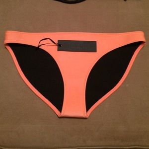 TRIANGL BOTTOMS