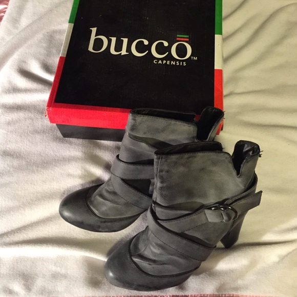 Bucco Grey Boots
