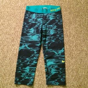NWOT Women's Nike Pro Multi-Color Capris