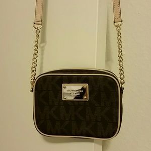 ✔SOLD✔ Authentic MK Crossbody