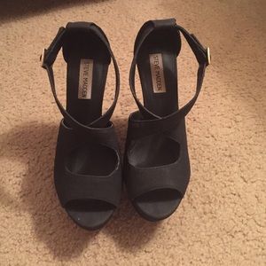 Steve Madden black platform wedges