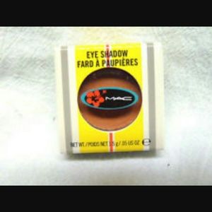 Mac Limited Edition Saffron Eyeshadow