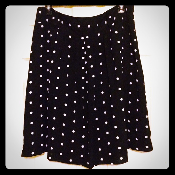 PINUP ROCKABILLY BLACK & WHITE POLKADOT SKIRT NWOT