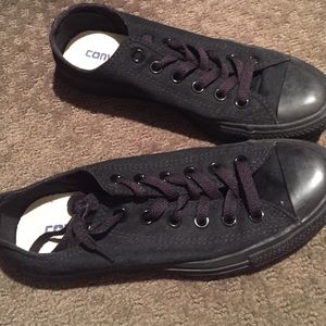 ALL BLACK LOW CONVERse