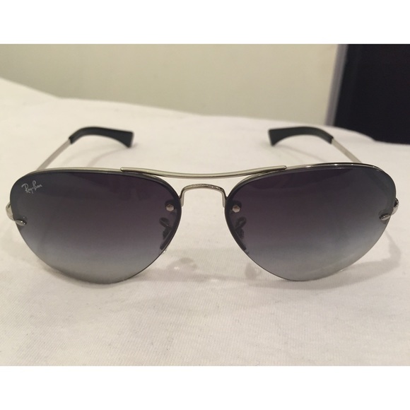 Aviator Ray ban sunglasses with case and cloth