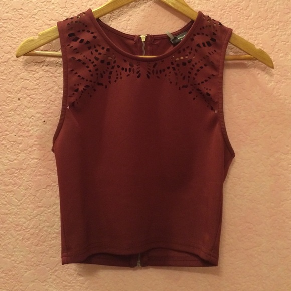 💥Urban Outfitters crop top