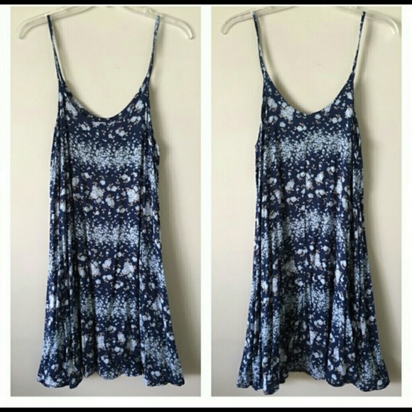 ⭕ISO⭕   brandy melville blue rose dress