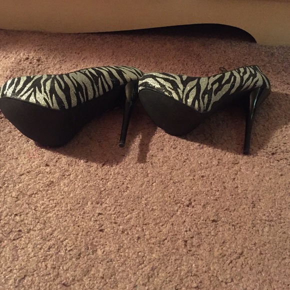 Heels - Picture 2 of 2