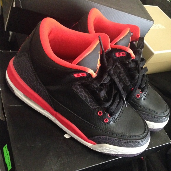 Crimson 3s size 4y