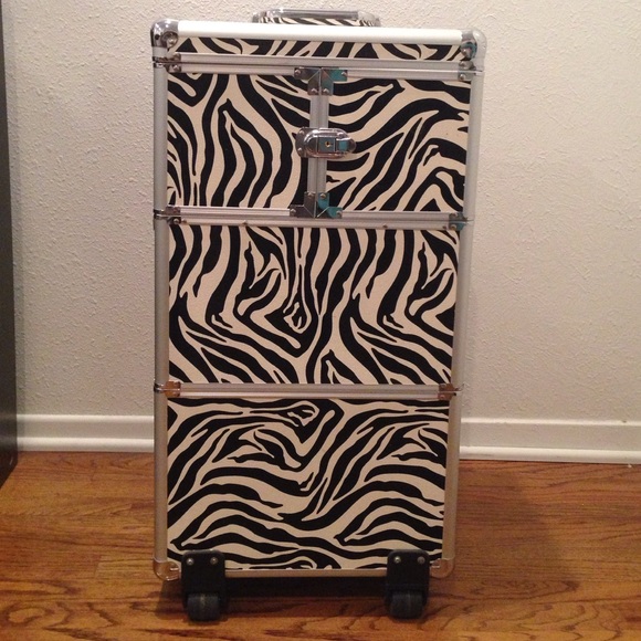 Zebra print makeup compartment traveler