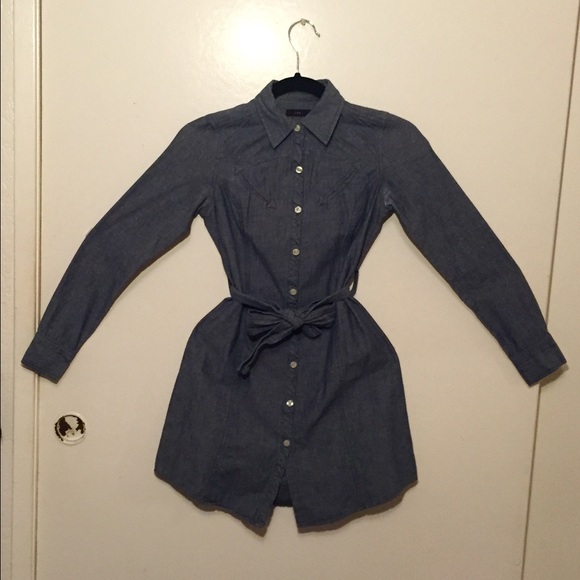 💢SOLD💢 Denim Dress - Picture 2 of 4