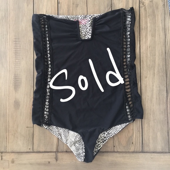 If you want this suit, check out Instagram! - Picture 1 of 1