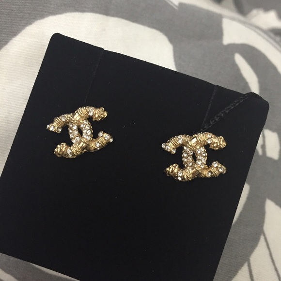 CHANEL Jewelry - ⛔️SOLD on Tradesy⛔️ 15C CHANEL CC Stud Earrings