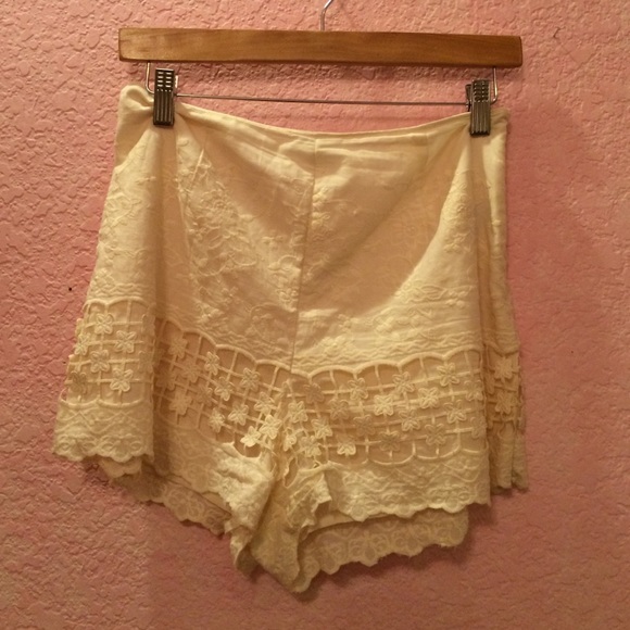 💛Kimchi Blue Urban Outfitters shorts