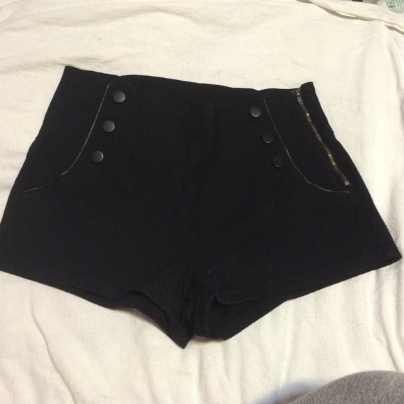 Really cute zipper shorts from forever 21
