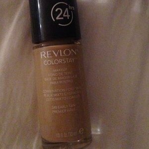 Revlon foundation in "340 Early Tan"