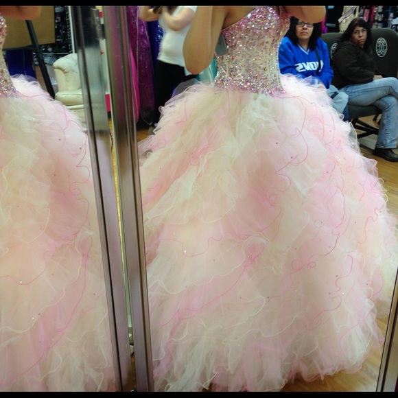 Full ball gown - Picture 4 of 4