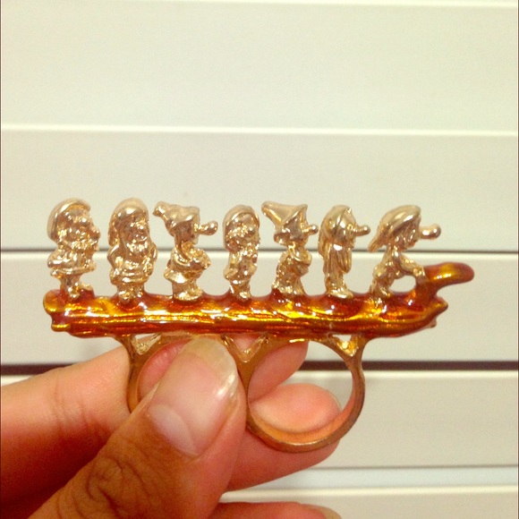 Disney Seven Dwarfs Double Finger Ring